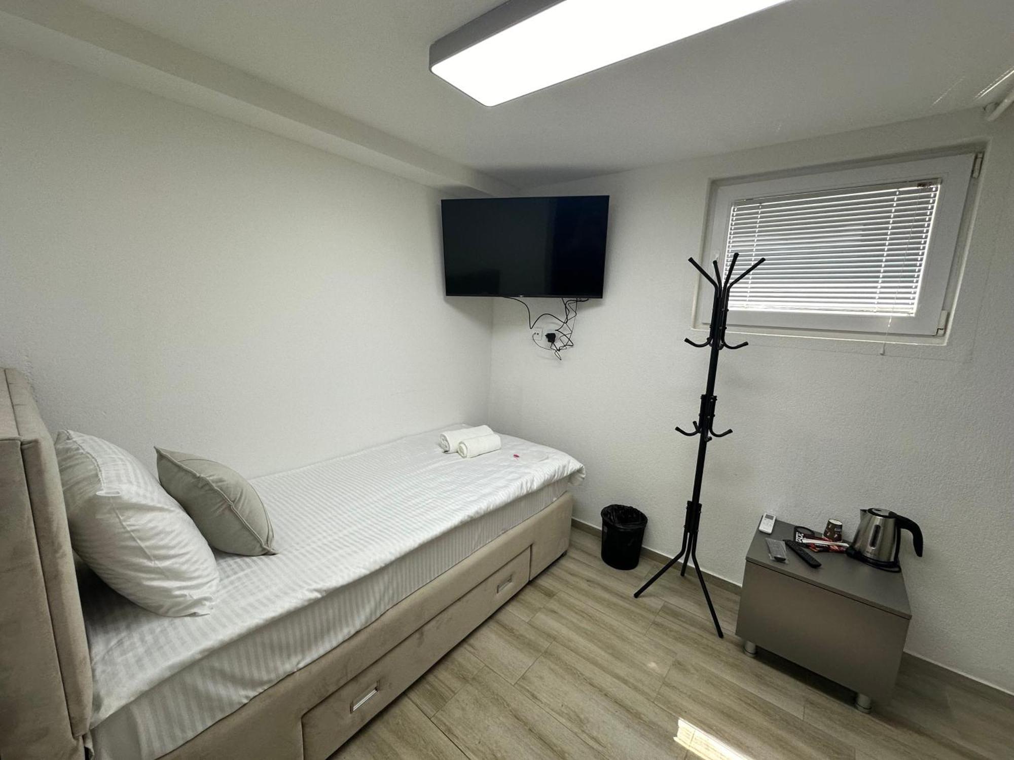 Next Rooms Szkopje Kültér fotó